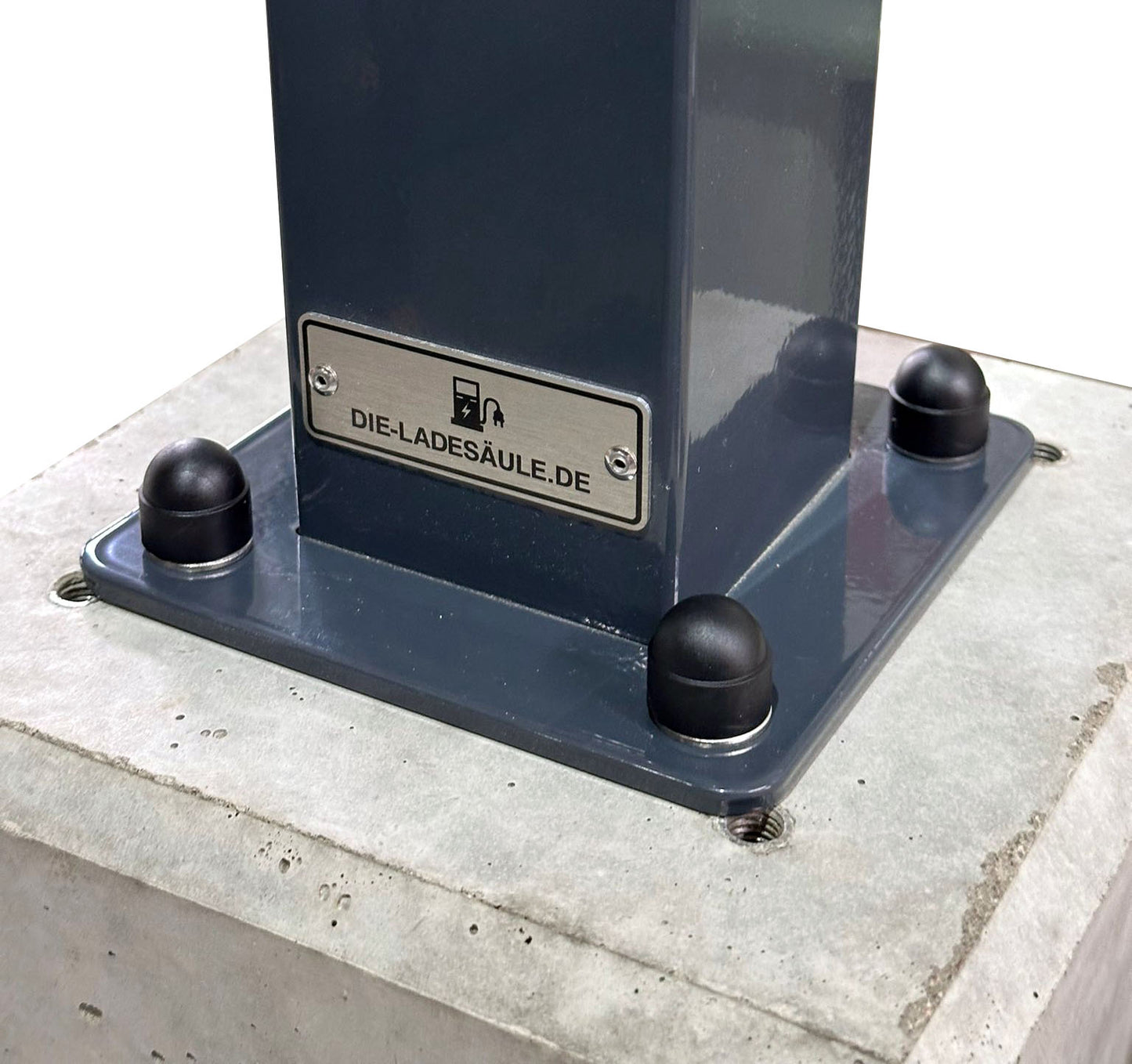 Fertigfundament aus Beton für "DIE-LADESÄULE.DE" Ladesäule, Standfuß oder Stele
