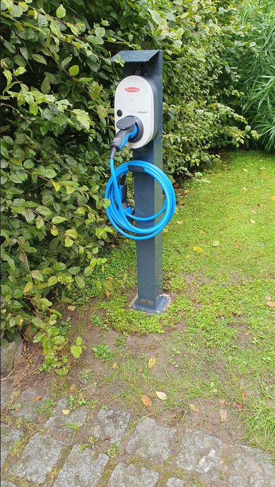 B-Ware: Ladesäule passend für Go-e Charger Gemini / Gemini 2.0 und Fronius Wattpilot mit Dach und Kabelhaken | Ständer | Standfuß | Stele | Base
