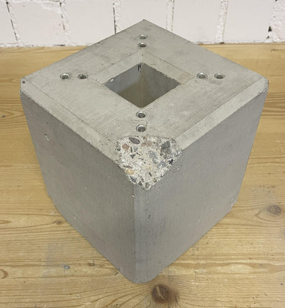 B-Ware: Fertigfundament aus Beton für "DIE-LADESÄULE.DE" Ladesäule, Standfuß oder Stele